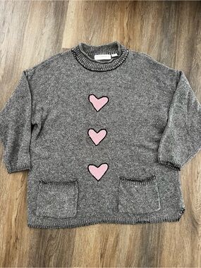 Vintage Grey Knit Sweater with Pink Heart Motif